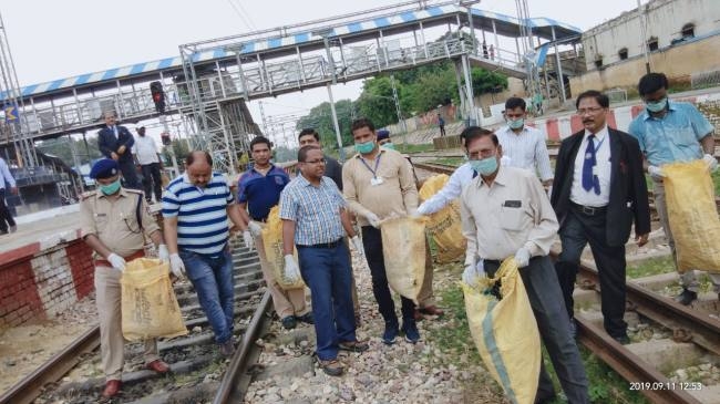स्वच्छता के मानकों पर यात्रियों ने किया पास, अब रिजल्ट का इंतजार