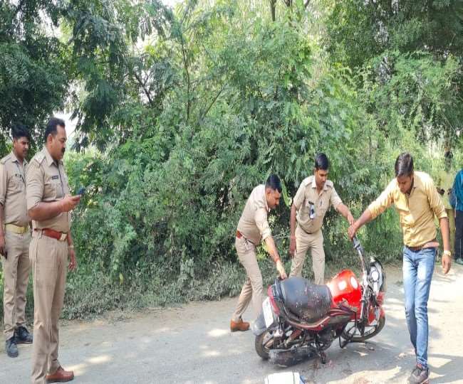 Road Accident in Hardoi: बस की टक्कर से बच्चे समेत बाइक सवार दंपति की मौत, ड्राइवर गिरफ्तार