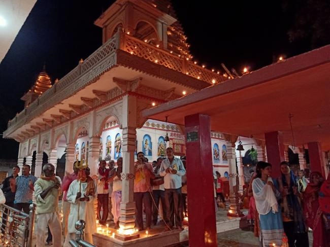 दीपों से सजा मां कोयल मर्याद भवानी का दरबार