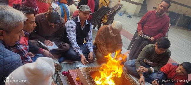 श्री गीता जयंती पर मंदिर परिसर में करवाया हवन यज्ञ