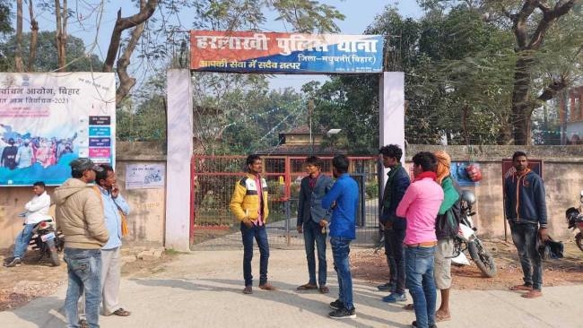 खाद्यान्न लेकर एसएफसी गोदाम पहुंचे ट्रक चालक की चाकू गोद कर हत्या