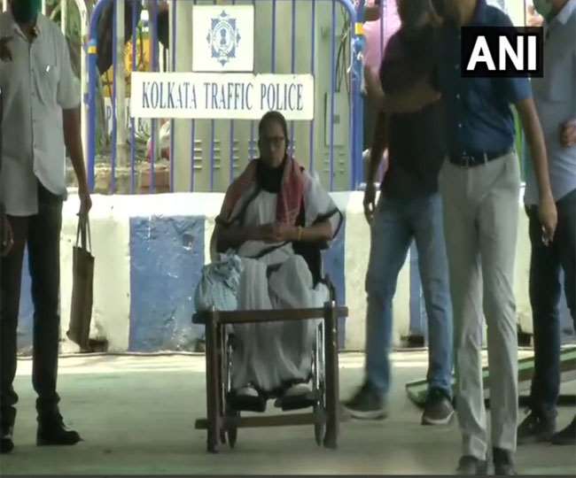 Bengal Chunav: प्रचार करने पर 24 घंटे की पाबंदी खत्म होते ही फिर गरजीं ममता, बोलीं- बंगाल को गुजरात नहीं बनने देंगे