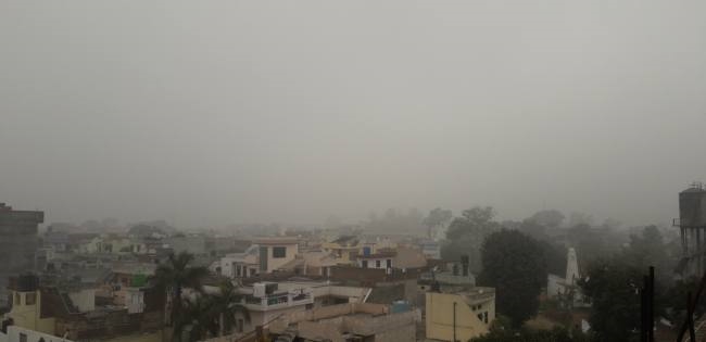 हलकी बारिश से मौसम हुआ सुहावना, सर्दी का अहसास
