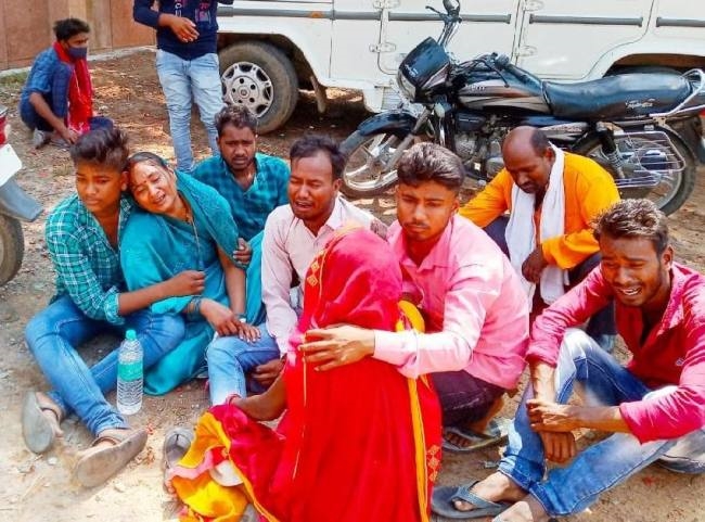 सड़क हादसों में महिला समेत दो की मौत, एक घायल