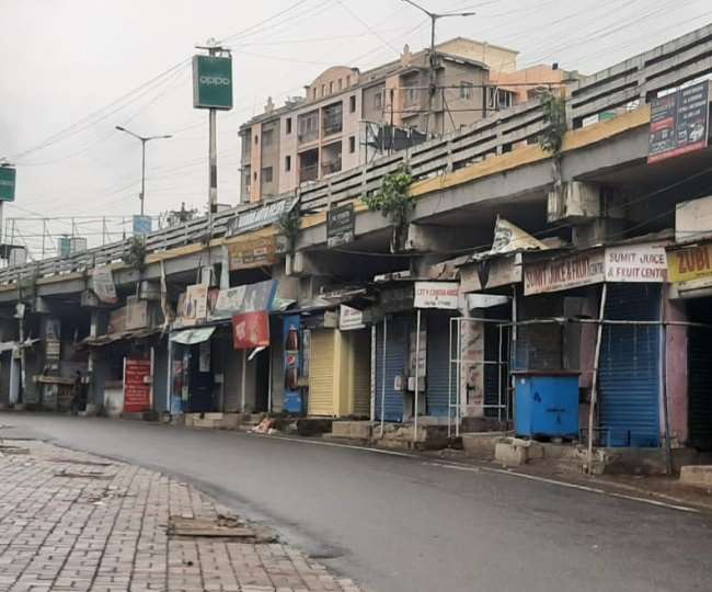 Weekly Lockdown in Jharkhand: रांची में साप्ताहिक लाकडाउन का सड़कों पर दिख रहा असर, मंडी और दुकानें बंद