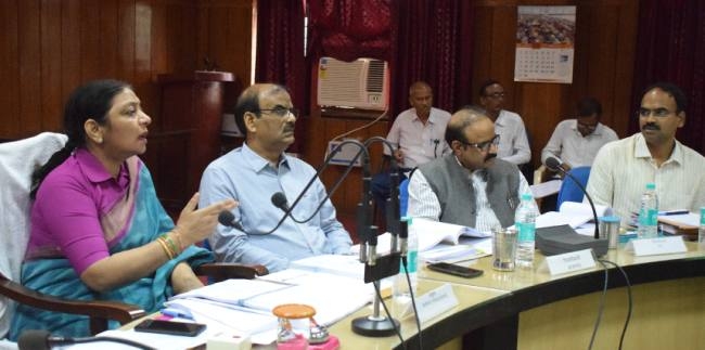 आजमगढ़ व बलिया के छह एडीओ को प्रतिकूल प्रविष्टि