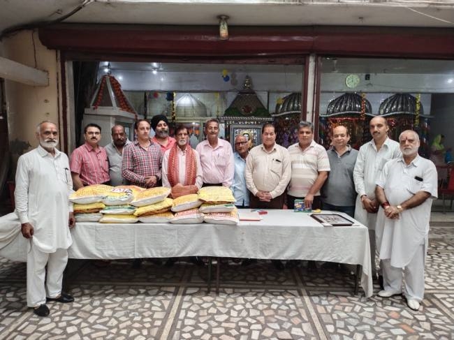 भगवान राम सेवा संघ ने 60 महिलाओं को बांटा राशन