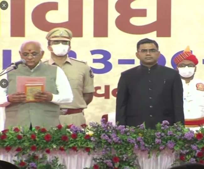 Bhupendra Patel Swear in Ceremony: गुजरात के 17वें मुख्यमंत्री के रूप में भूपेंद्र पटेल ने ली शपथ, प्रधानमंत्री नरेंद्र मोदी ने दी बधाई