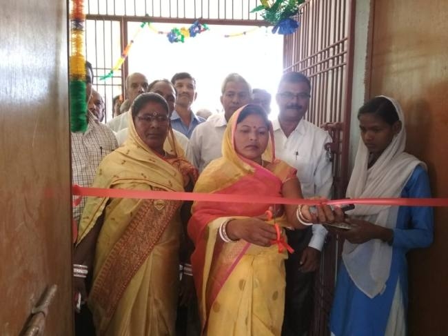 स्मार्ट क्लास व विद्यालय भवन का उद्घाटन