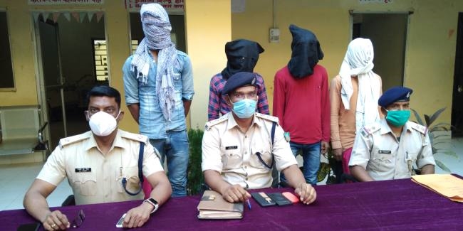 लखना गांव में वृद्धा की लाठी-डंडे से पीट-पीटकर हत्या के मामले में चार आोपित गिरफ्तार