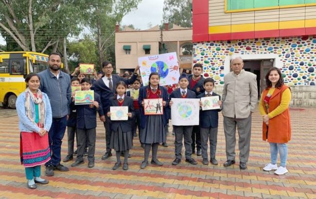 फोटो न्यूज---एड्स के खिलाफ किया जागरूक फोटो 13 एनजीएल 15 में है।