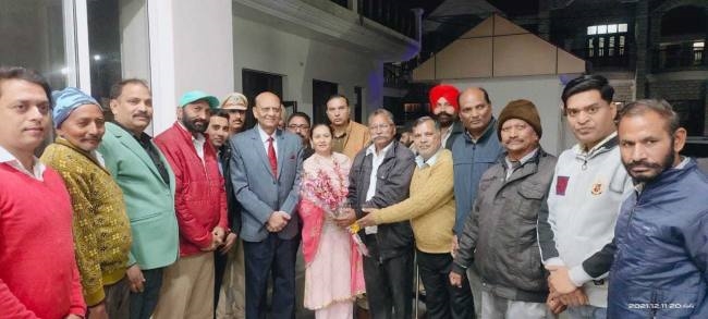 संत शिरोमणि गोस्वामी श्री गुरु नाभा दास वेलफेयर महासमिति अरुणा चौधरी का आभार जताया