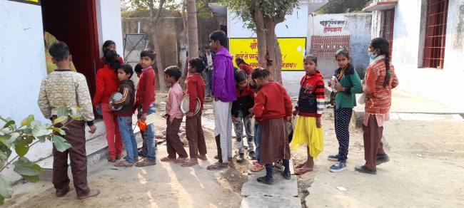 कायाकल्प भूल जाओ, सबेरे शराब की बोतल उठाओ