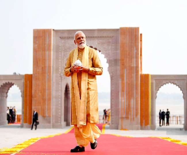 पीएम नरेन्द्र मोदी ने देश को समर्पित किया श्री काशी विश्वनाथ धाम, तस्वीरों में देखिए लोकार्पण समारोह...