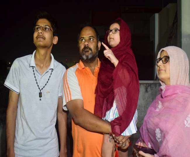 Prayagraj के मस्जिदों और घरों में तरावीह, आज पहला रोजा, खुदा की इबादत का पाक महीना रमजान शुरू