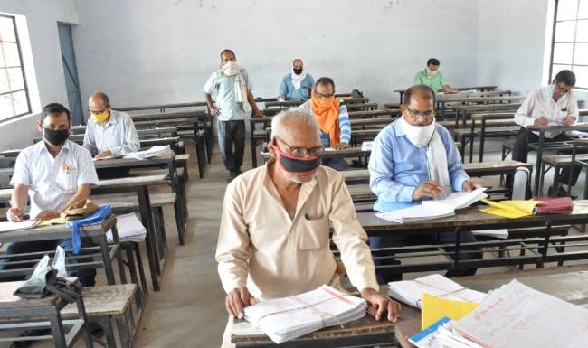 परीक्षकों ने जांची 18586 कापियां, द्वितीय चरण 16 से शुरू