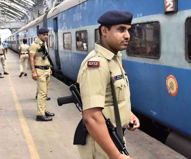 Indian Railway: महाराष्ट्र जाने वाली कई ट्रेनें रद, राजस्थान जाने वालों की बढ़ी परेशानी, यहां देखें रेलवे के लेटेस्ट अपडेट