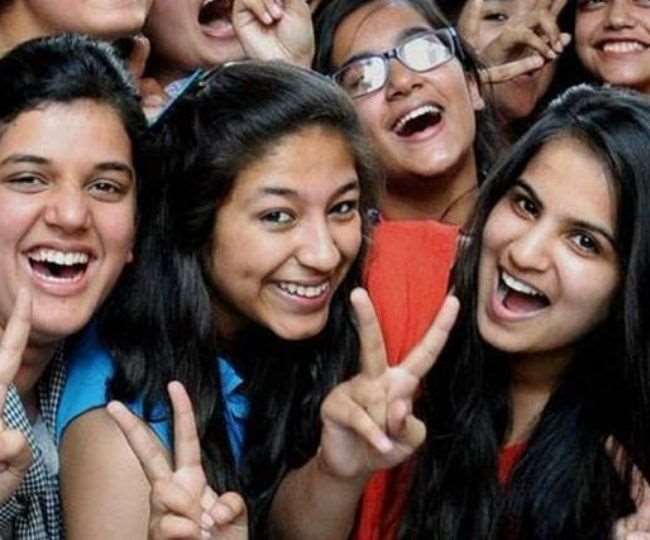 Chhattisgarh Board 10th,12th Result 2022: छत्तीसगढ़ बोर्ड रिजल्ट में छात्राओं ने किया बेहतरीन प्रदर्शन, टॉप 10 में 71 स्टूडेंट्स ने बनाई जगह