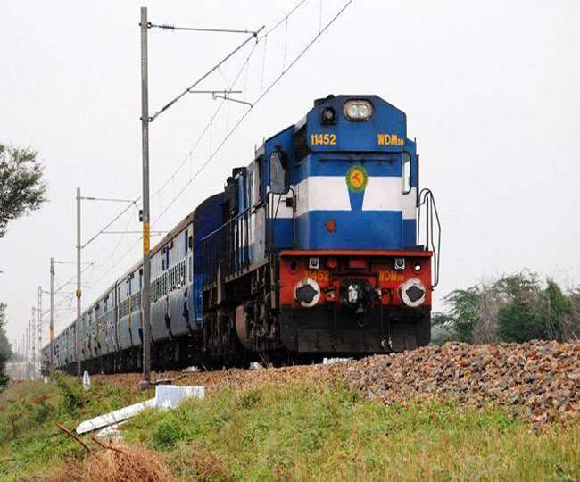 Indian Railways: अब झारखंड से दिल्ली का सफर हुआ आसान, संतरागाछी आनंद विहार ट्रेन का परिचालन शुरू, यात्रियों को राहत