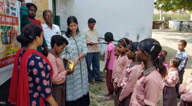 निबंध प्रतियोगिता में नौनिहालों ने दिखाई दक्षता