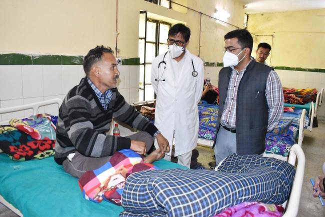 अस्पताल में सफाई व्यवस्था पर दें विशेष ध्यान: डीएम