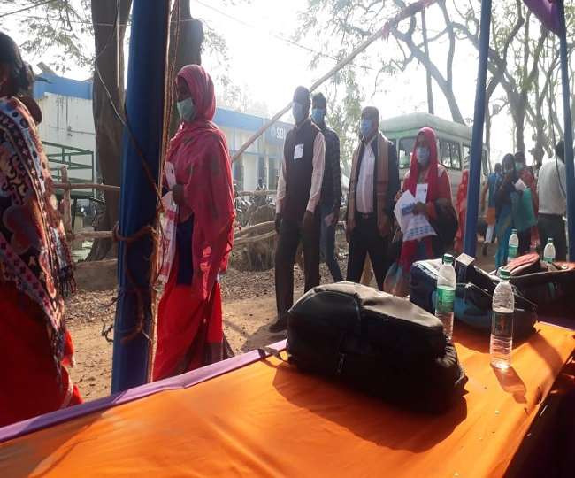 दरभंगा पंचायत, मुखिया चुनाव रिजल्ट 2021: तीन प्रखंडों की चुनावी मतगणना को लेकर उमड़ी भीड़