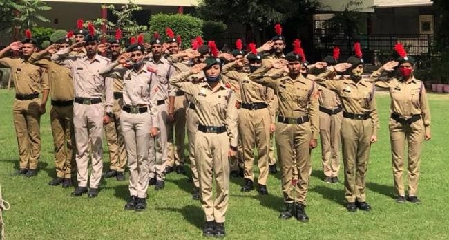 सेना दिवस मनाया, शहीदों को सलाम किया