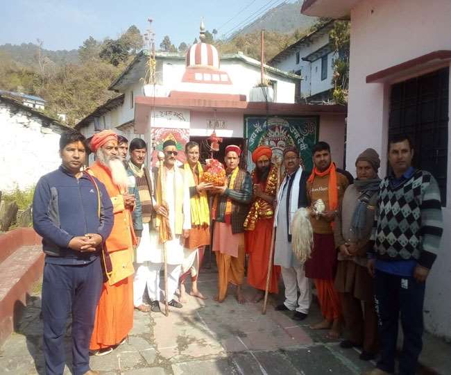 गाड़ू घड़ा लक्ष्मी नारायण मंदिर से राजमहल के लिए रवाना, वसंत पंचमी पर कपाट खुलने की तिथि होगी तय