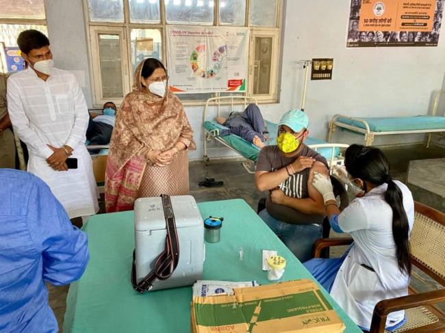कोरोना से बचाव के लिए टीकाकरण जरूरी : राज्यमंत्री कमलेश ढांडा