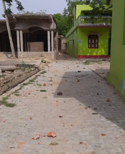 चुनावी रंजिश में चले ईंट पत्थर, कई घायल
