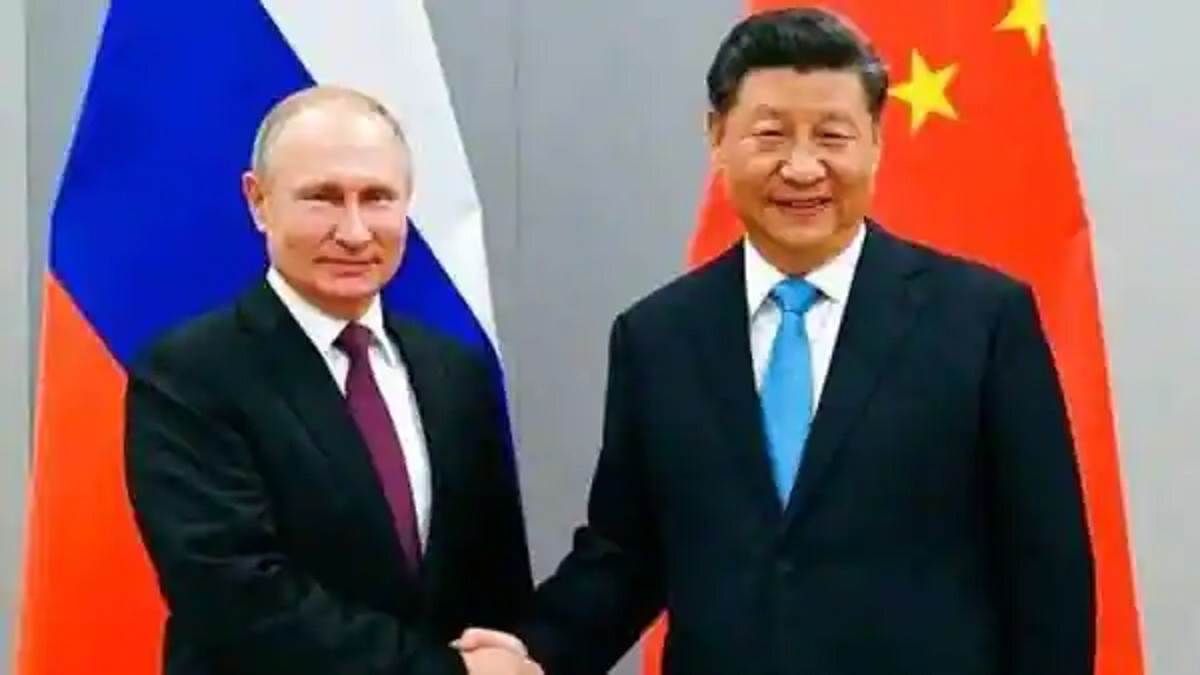 Russia Ukraine War: यूक्रेन में शांति के लिए शी चिनफिंग मध्यस्थता को तैयार, रूस के राष्ट्रपति पुतिन से वार्ता कर रखा प्रस्ताव
