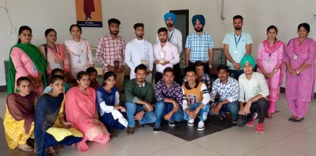 कृष्णा कालेज रल्ली के विद्याíथयों का लोक युवक मेले में शानदार प्रदर्शन