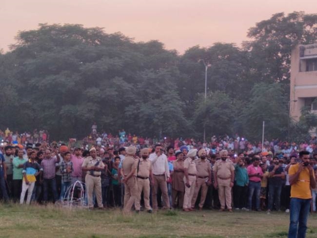 धू-धू कर जले रावण, कुंभकर्ण और मेघनाद के पुतले