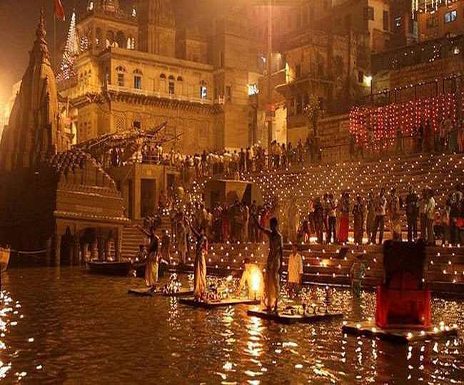 IRCTC Tour: इन छुट्टियों में बनारस घूमने के साथ करिए गंगा स्नान भी, IRCTC लेकर आया है यह शानदार पैकेज