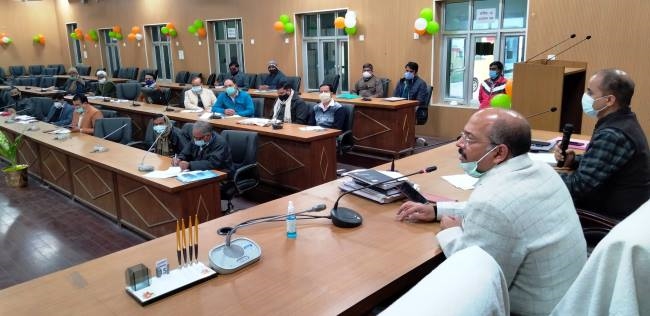 दो दिन में पूरी कर लें मतदान केंद्रों पर सुविधाएं