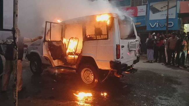 बख्तियारपुर सीओ की गाड़ी में लगी आग