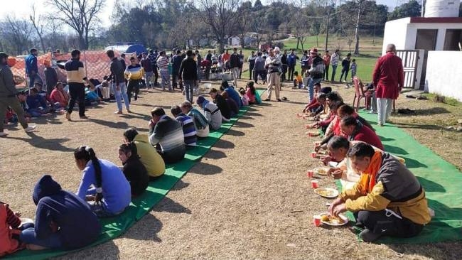 काली माता मंदिर के स्थापना दिवस पर भंडारा