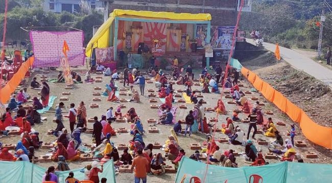 आहुती से सुवासित हरबंशपुर का वातावरण