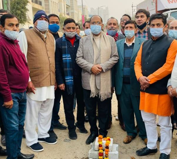 विकास कार्यों को प्राथमिकता से कराया जा रहा है : नरेंद्र गुप्ता