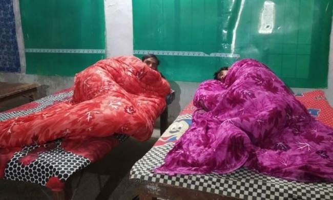 कागजों में चल रहा रैन बसेरा, ठिठुरते लोगों को मिलता ताला