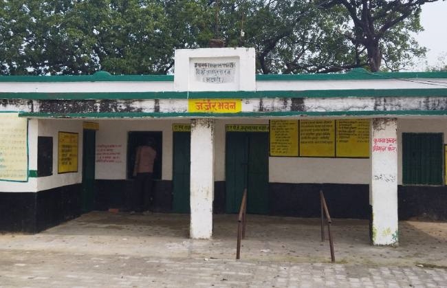 करोड़ों खर्च के बाद भी कम नहीं हुई मतदान केंद्रों की दुश्वारी
