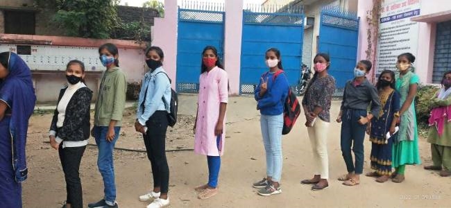 कोविड को हराने में टीका हथियार