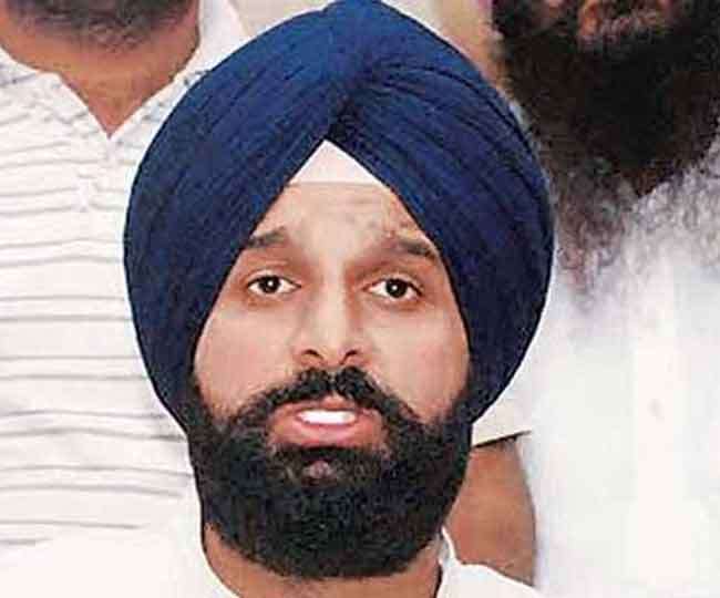 चुनाव आचार संहिता के उल्लंघन मामले में पंजाब के पूर्व मंत्री बिक्रम सिंह मजीठिया के खिलाफ केस दर्ज