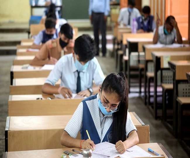 विश्व बैंक के निदेशक ने कोरोना के चलते स्कूलों को बंद करने पर उठाया सवाल, कहा- इसके पीछे नहीं है कोई वैज्ञानिक आधार