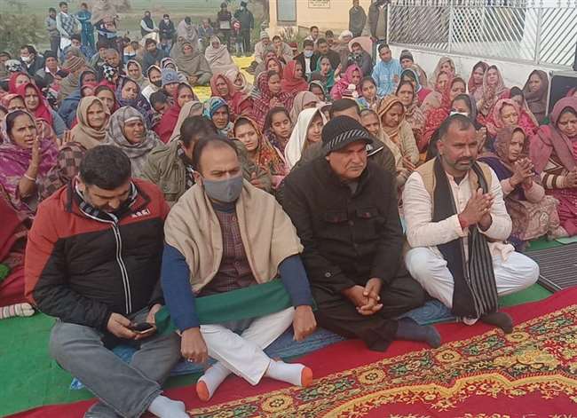 श्रीराधा कृष्ण मंदिर के स्थापना दिवस पर पूरोबाना में हवन और प्रवचन
