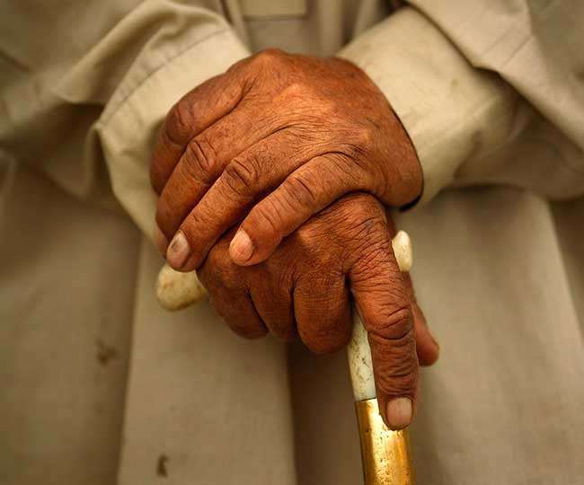 बुढ़ापे के अहसास से प्रभावित होता है स्वास्थ्य, नए शोध में आया सामने