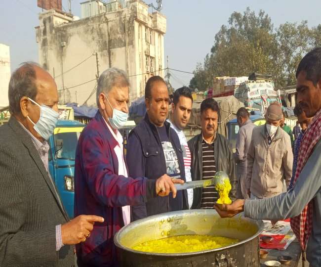 Basant Panchami 2021: मंदिरों के शहर में धूमधाम से मनाया गया बसंत पंचमी का त्यौहार