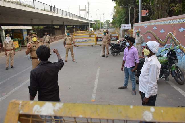 Lockdown में अबकी बार पुलिस पहले से ज्यादा एक्शन मोड में Prayagraj News