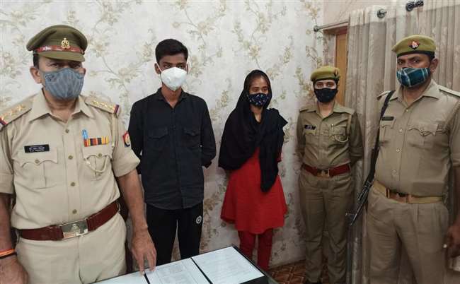 वाराणसी में संपत्ति की लालच में महिला की हत्या करने के मामले दत्तक पुत्री समेत दो गिरफ्तार