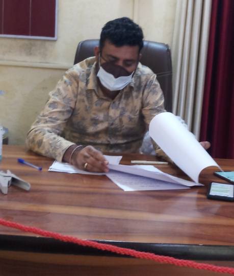 सीएम आगमन को लेकर अधिकारी अलर्ट, छुटटी में भी किया काम